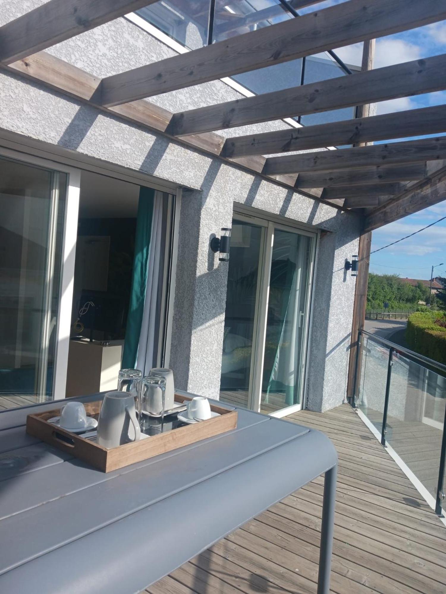 Aracari Hotell Villars-les-Dombes Exteriör bild